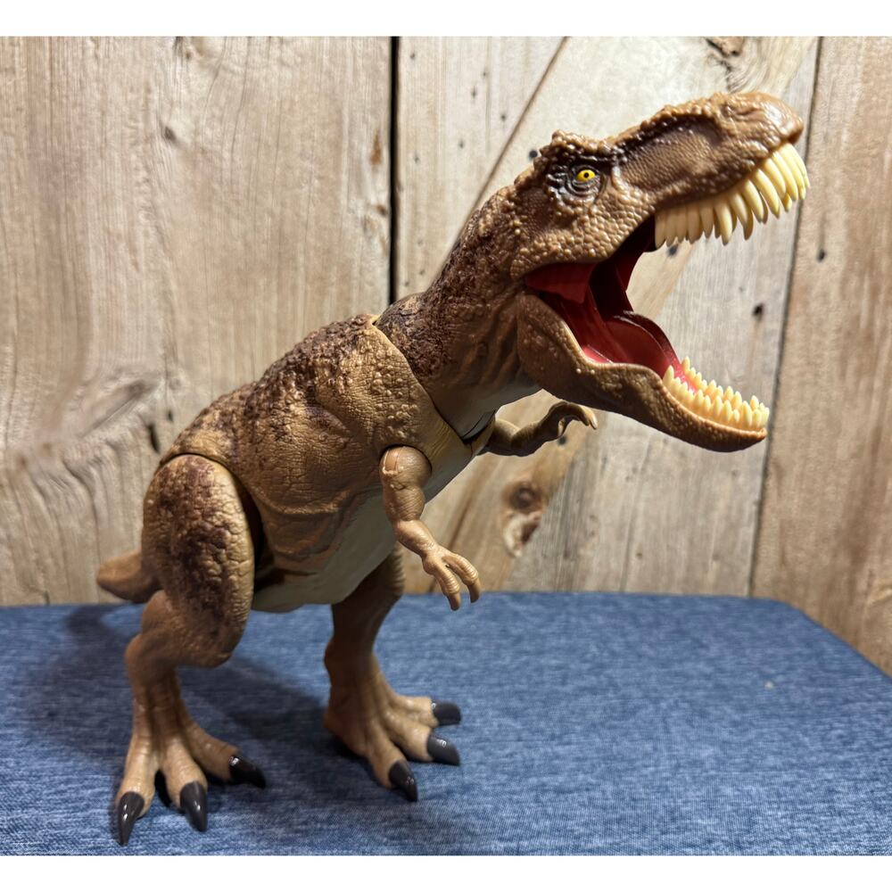 Jurassic World 2 Fallen Kingdom Thrash ‘N Throw Tyrannosaurus Rex Roaring T-Rex